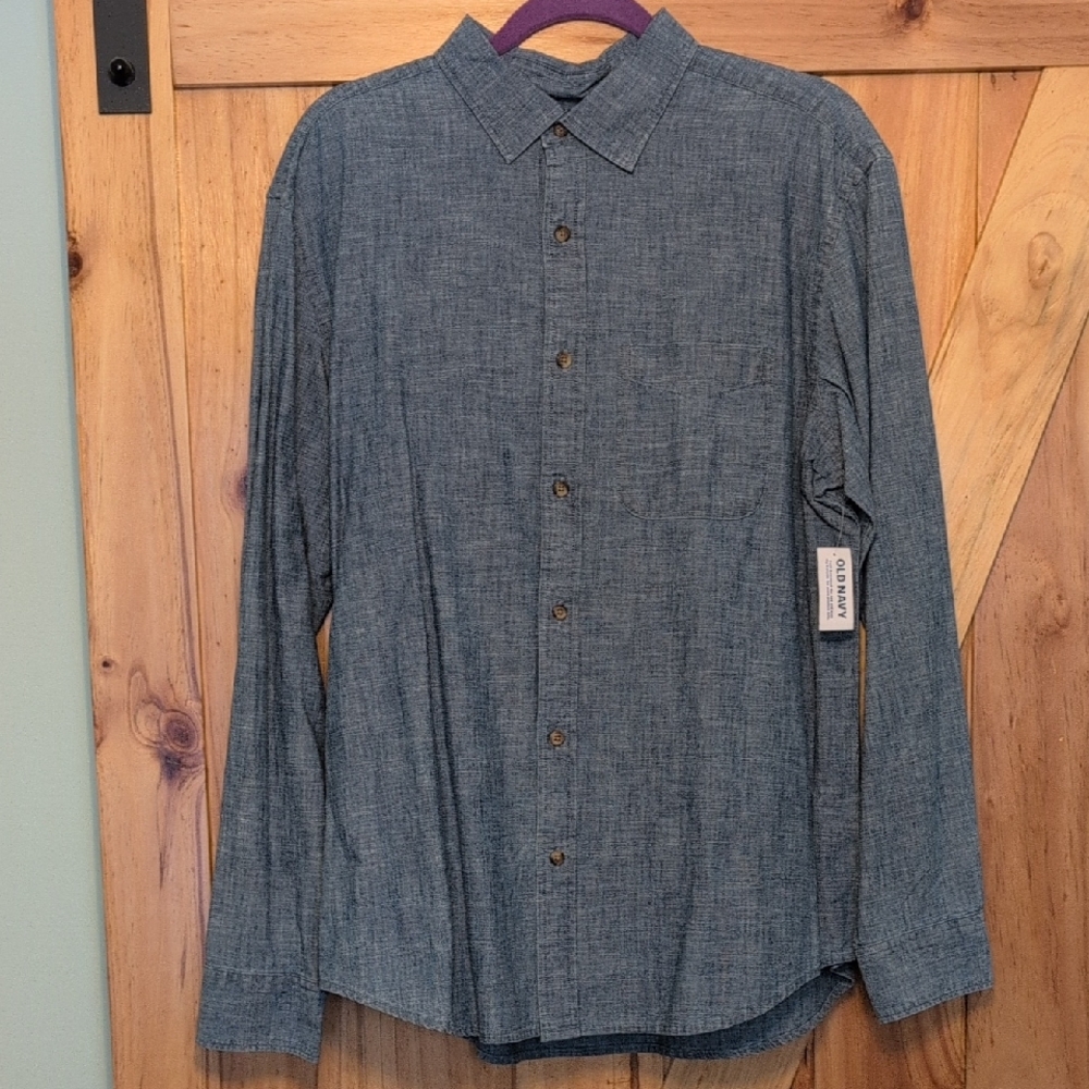 NWT - Old Navy men's Regular-Fit Chambray Everyday Shirt size Large (L)